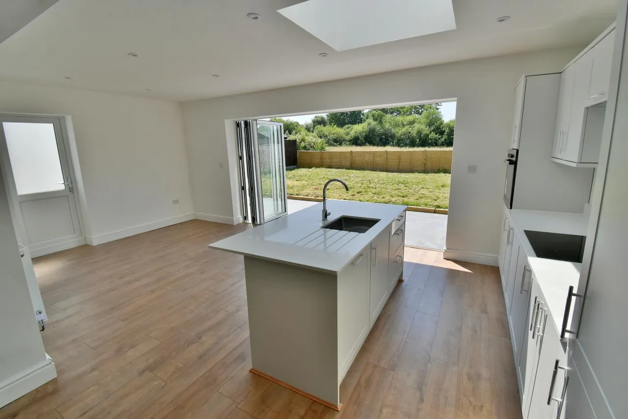 Bracken Road, BH22, photo 4