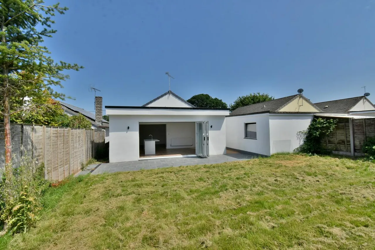 Bracken Road, BH22, photo 14