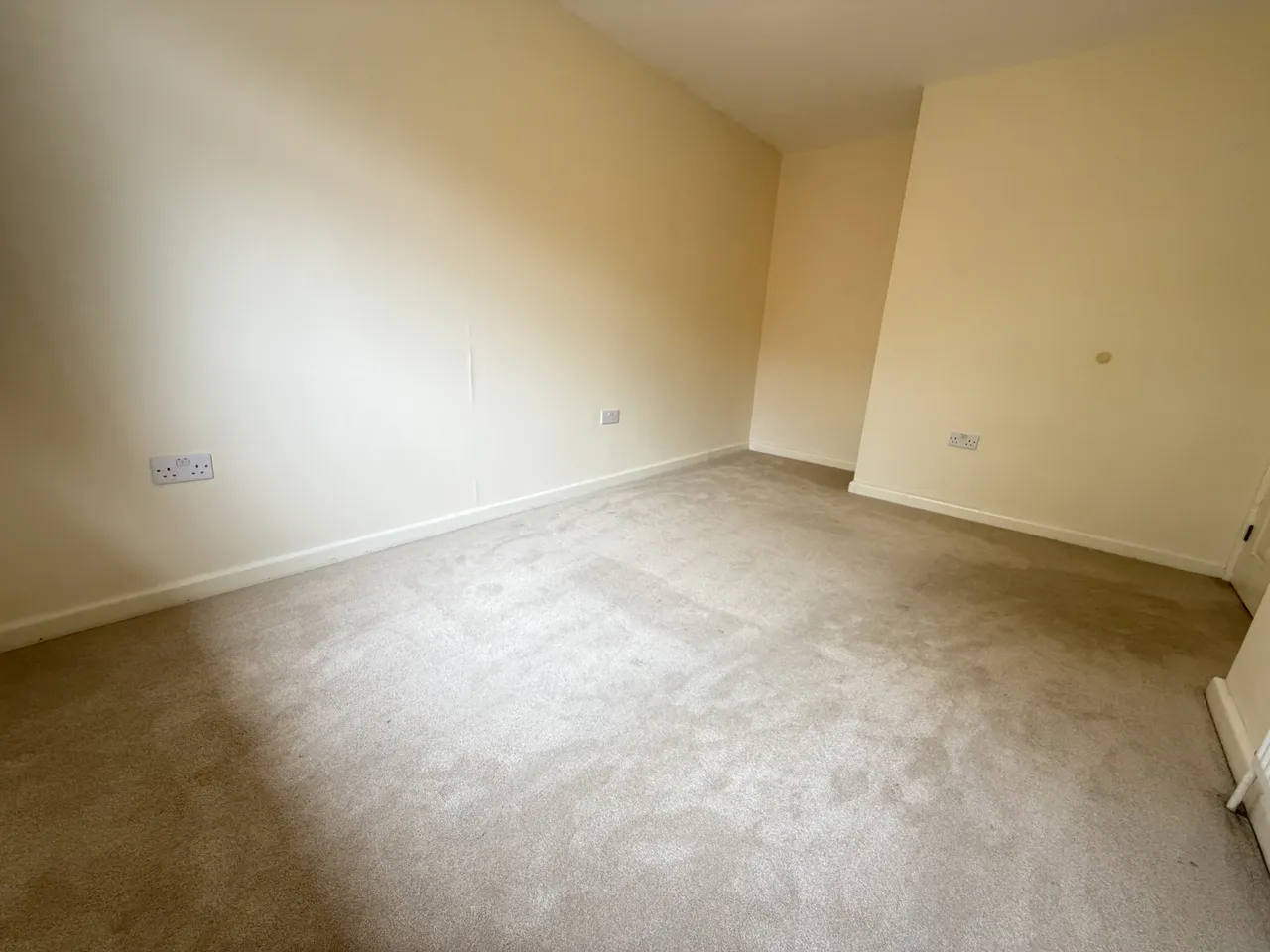 Matlock Close, RUGBY, photo 11