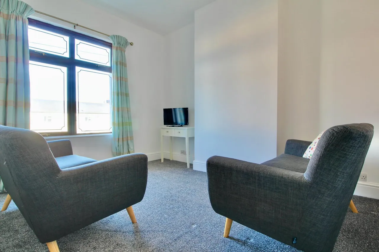 Tomkinson Road, Nuneaton, CV10, photo 4
