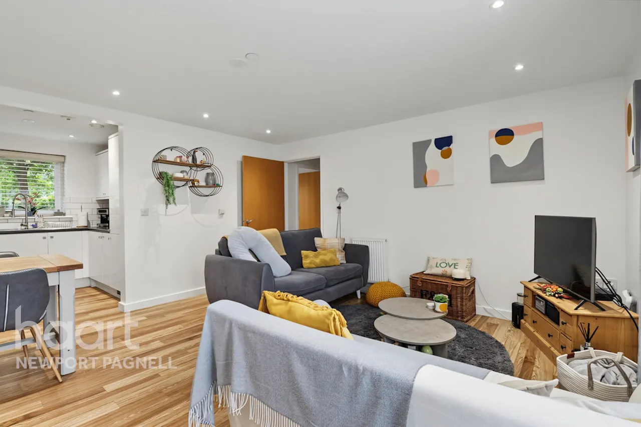 Addenbrookes Road, Newport Pagnell, MK16, photo 2