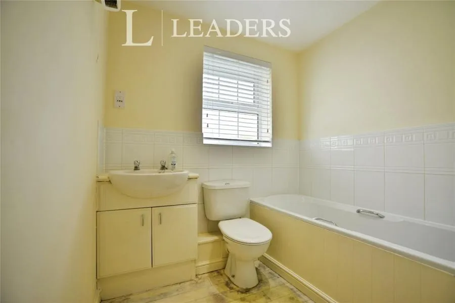 Randall Close, Witham, CM8, photo 6