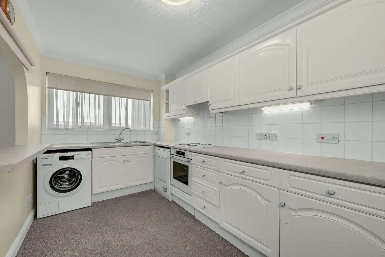 Farington Acres, Vale Road, Weybridge, Surrey, KT13 9NH, photo 11