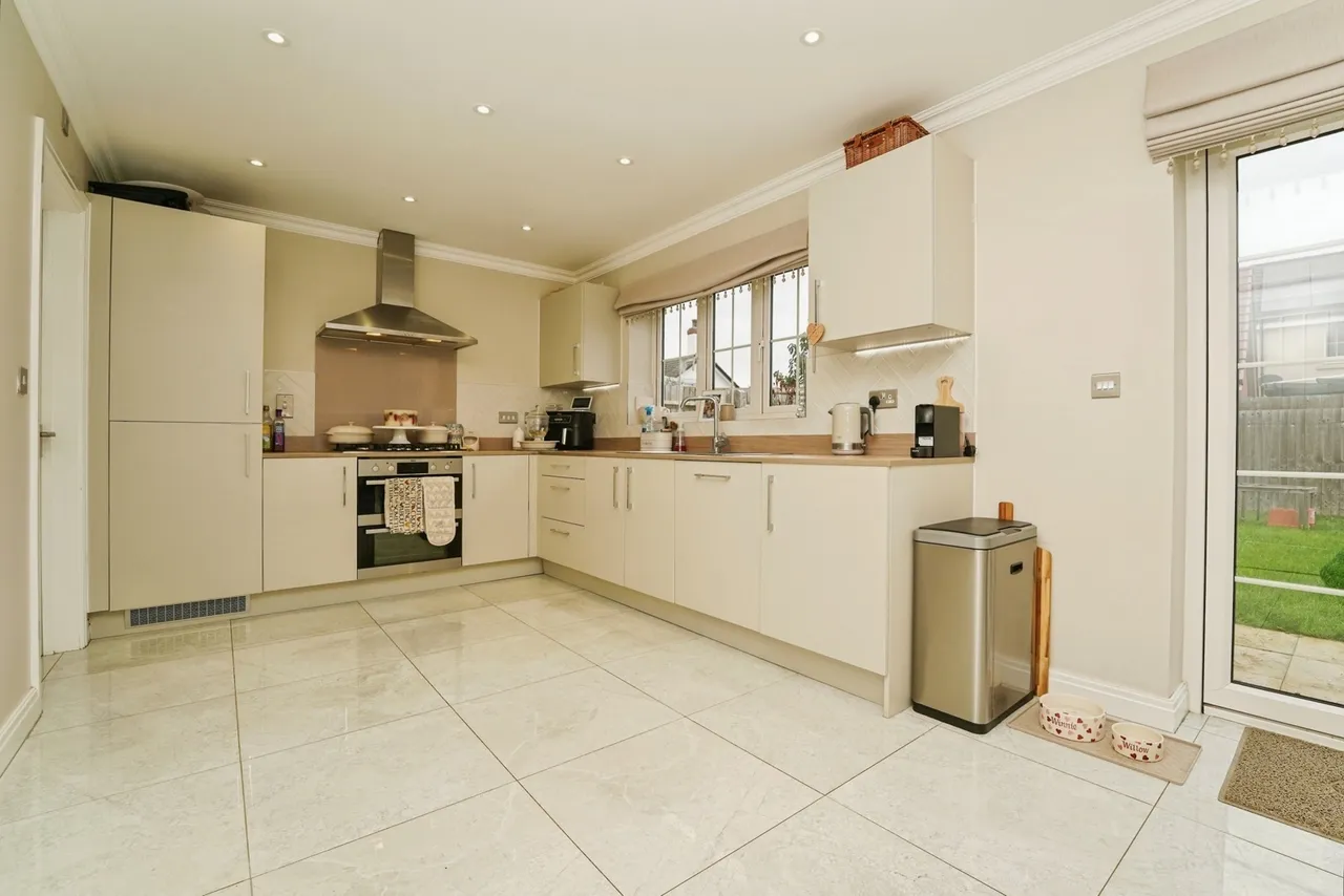 Aster Close, Twigworth, GL2, photo 2