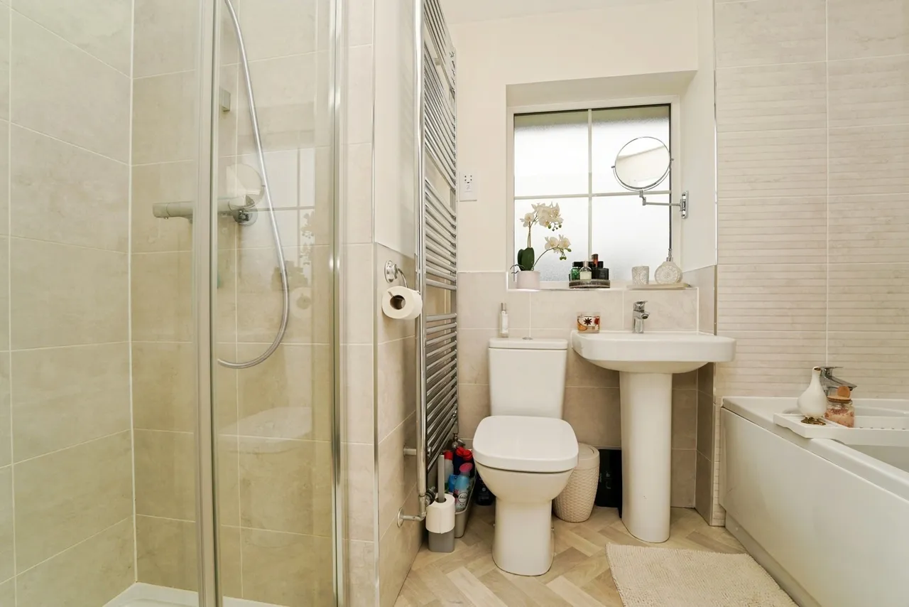 Aster Close, Twigworth, GL2, photo 15