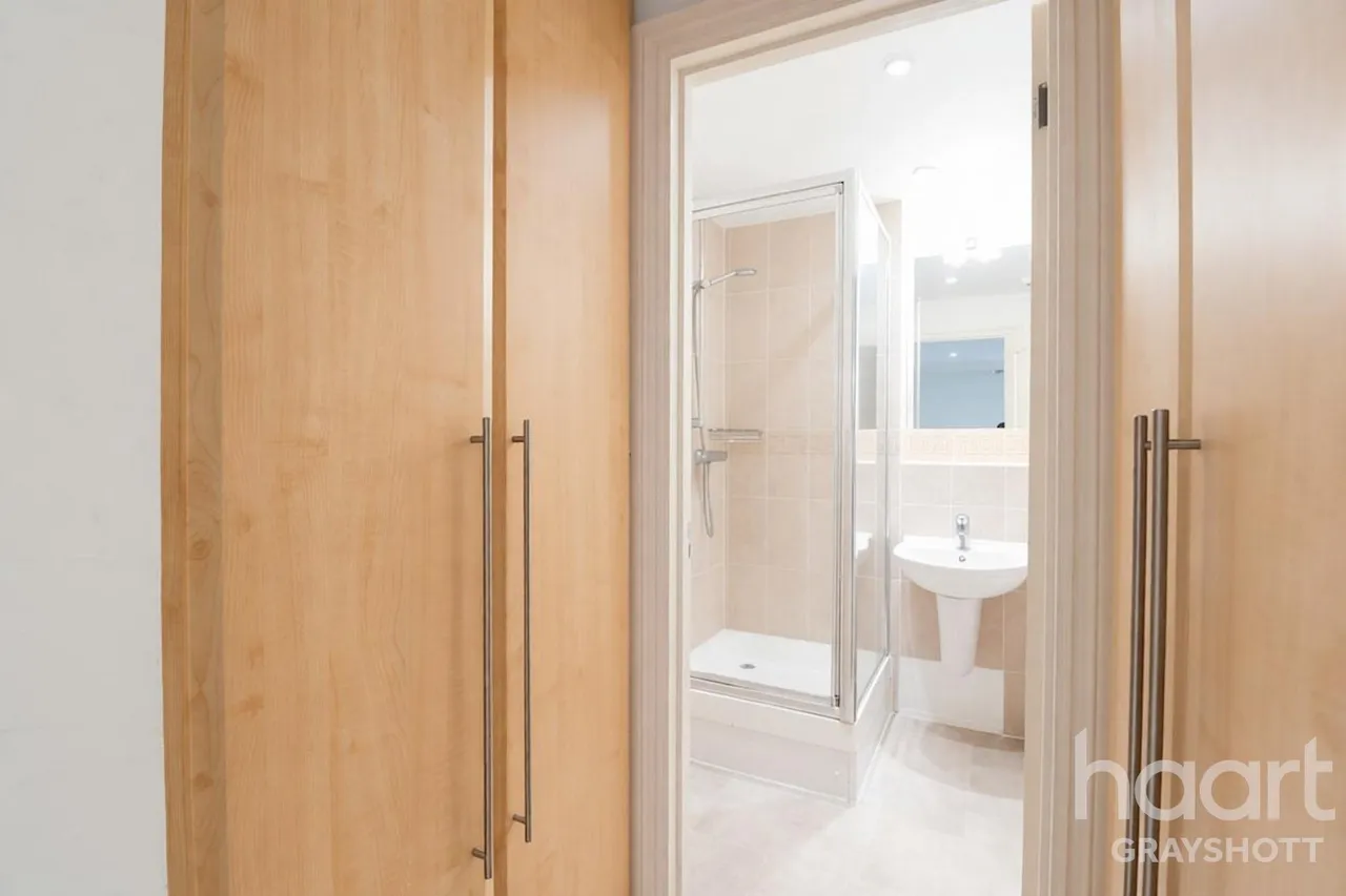 Boundary Road, Grayshott, GU26, photo 9