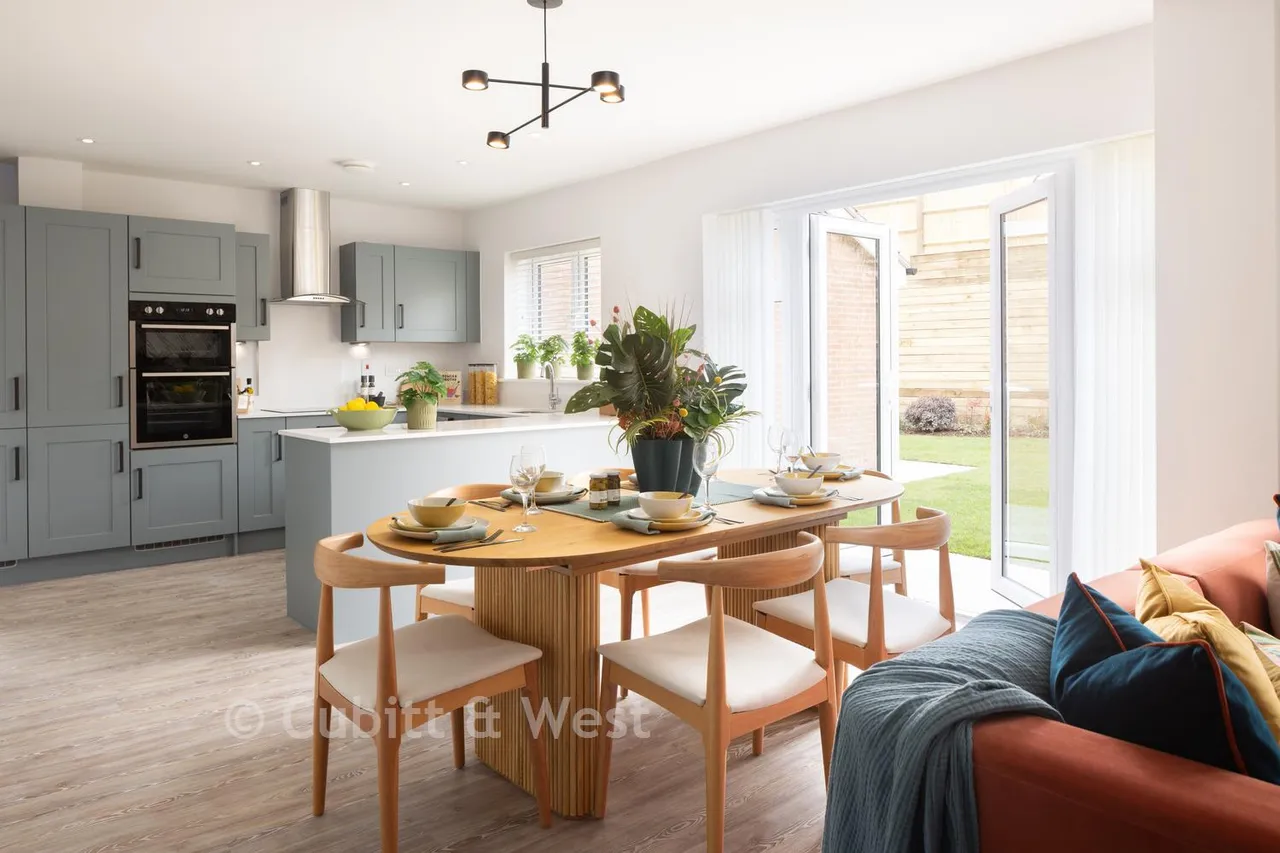 4 bed house for sale, Broadstone Crescent, Crowborough, TN6