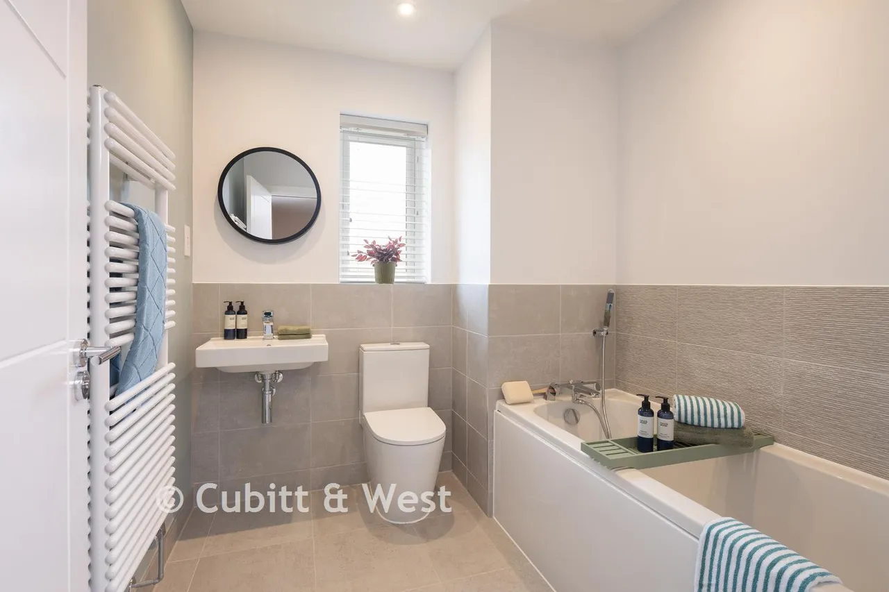 Broadstone Crescent, Crowborough, TN6, photo 5
