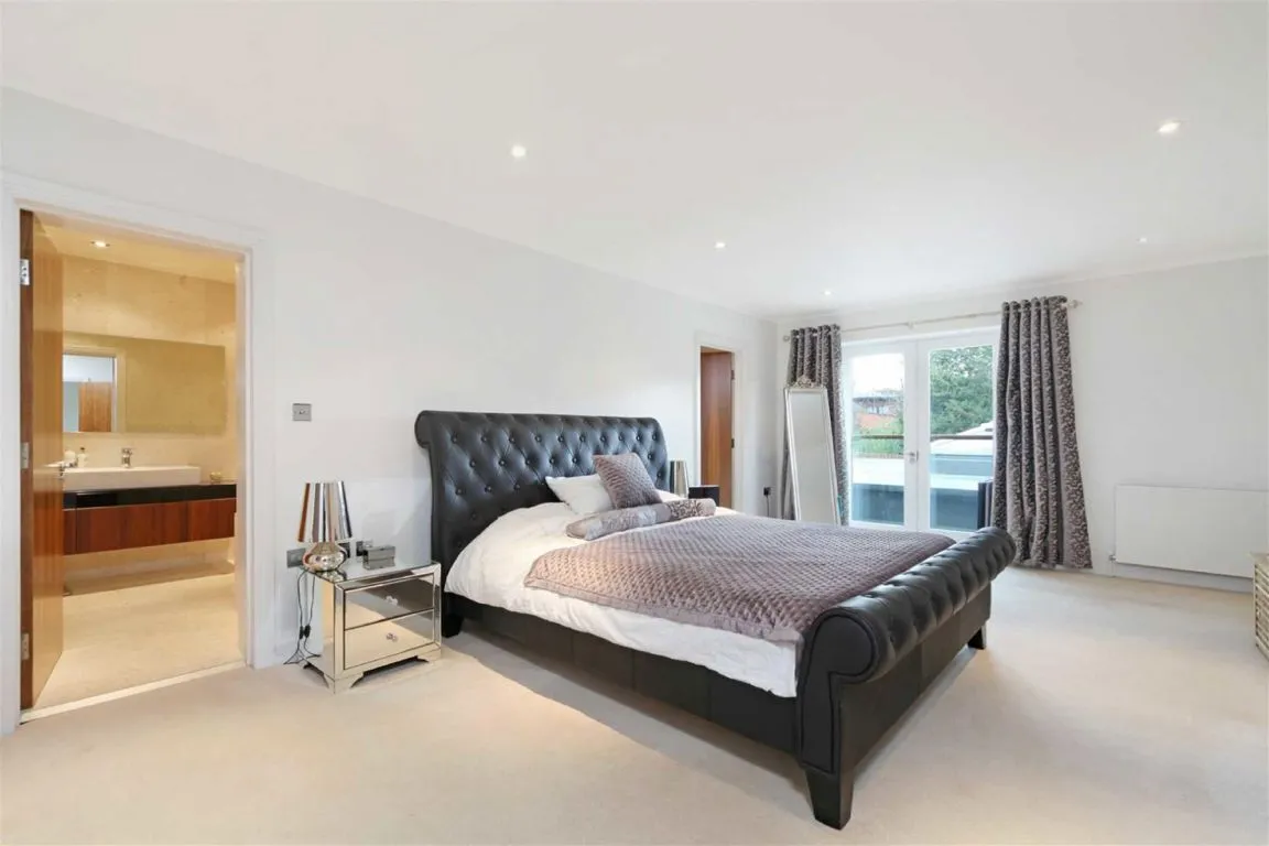 Stoke Road, KT2, photo 6