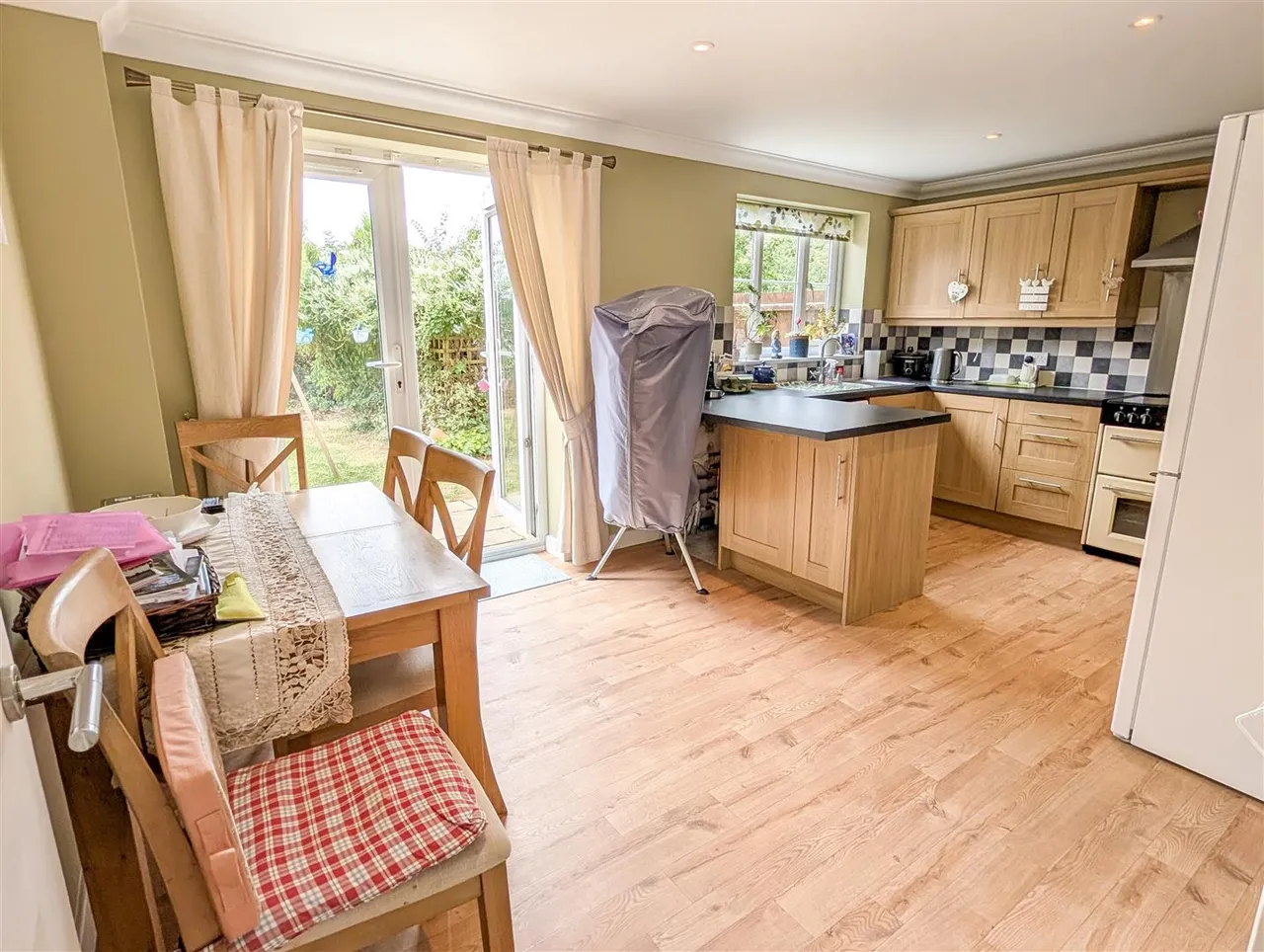 Castell Close, Stradbroke, IP21, photo 3