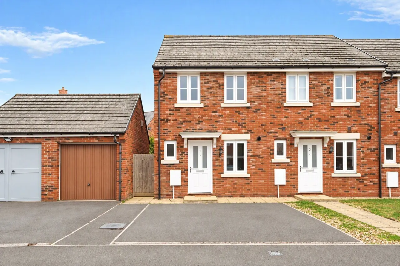 2 bed house for sale, Washpool Road, Bishops Cleeve, GL52