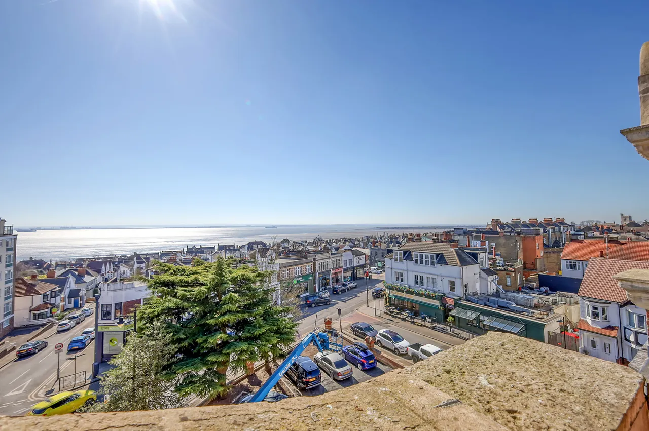The Grand Apartments, Leigh-On- Sea, SS9 1PJ, photo 12