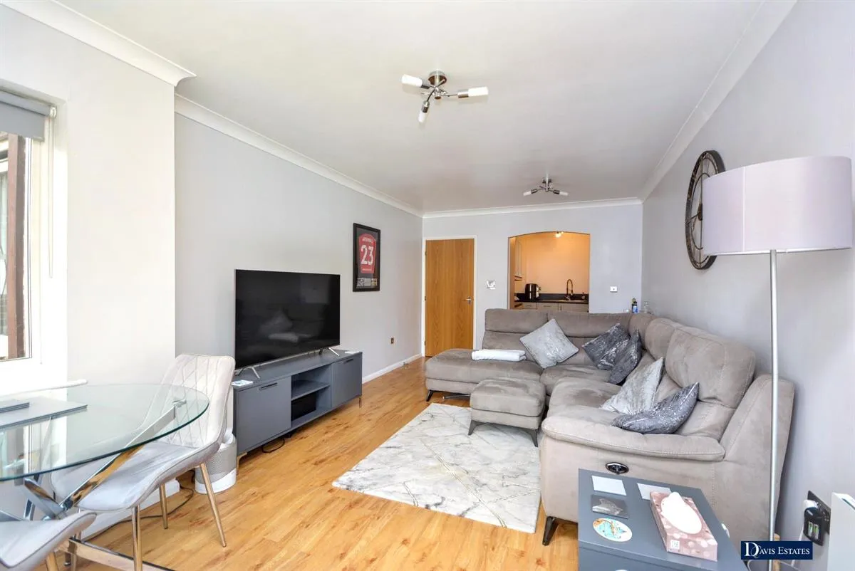 Emerson House, Butts Green, RM11, photo 6
