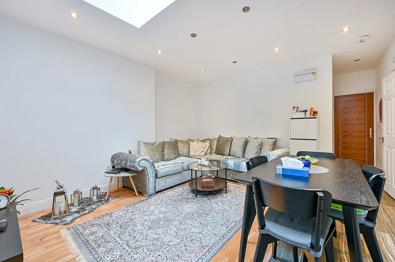 Flat 2, 60 Wesley Avenue, Park Royal, photo 5