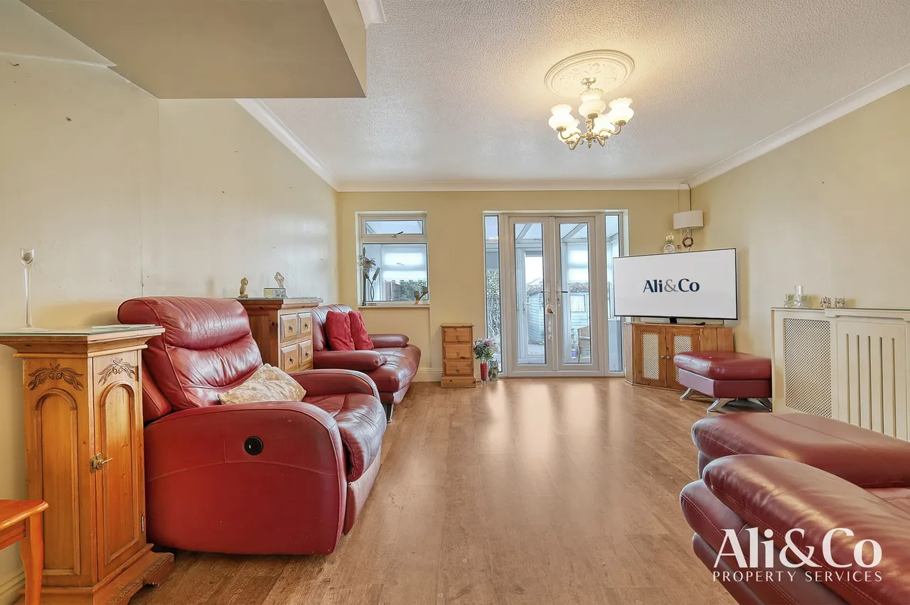 Churchill Road, Grays, Essex, RM17 6TW, photo 5