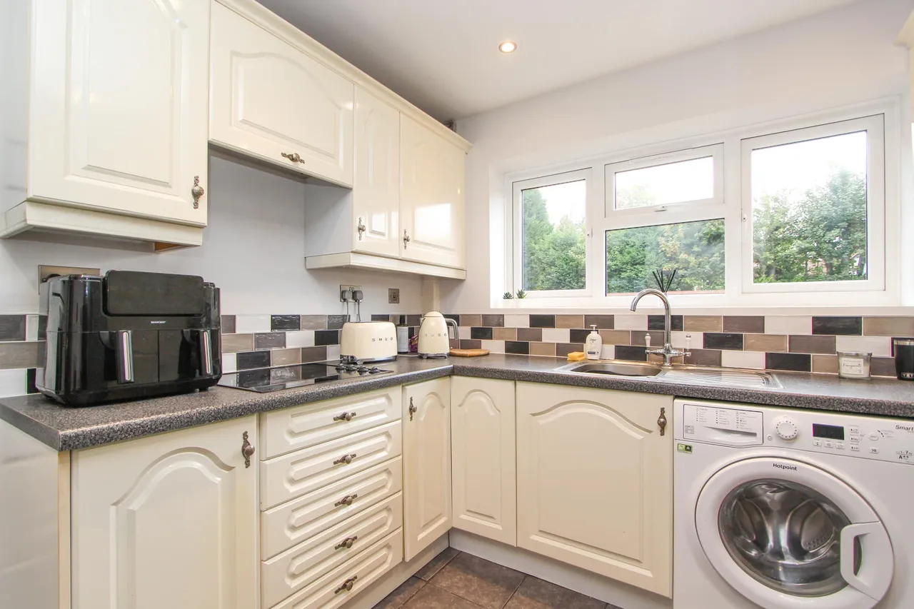 Flat 14, Beechcroft Court Four Oaks Road, Sutton Coldfield, Sutton Coldfield, B74 2XR, photo 11