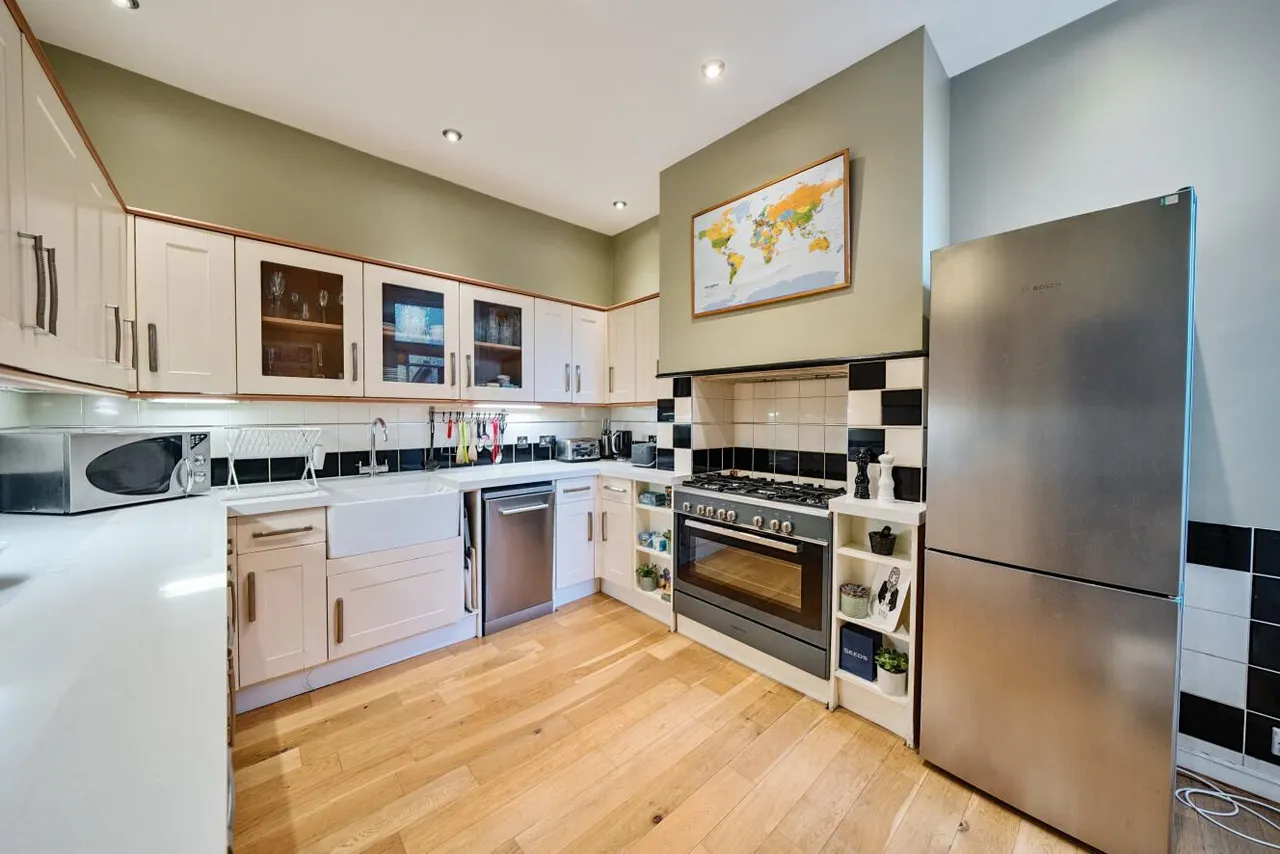 Pathfield Road, Streatham Common, London, SW16, photo 3