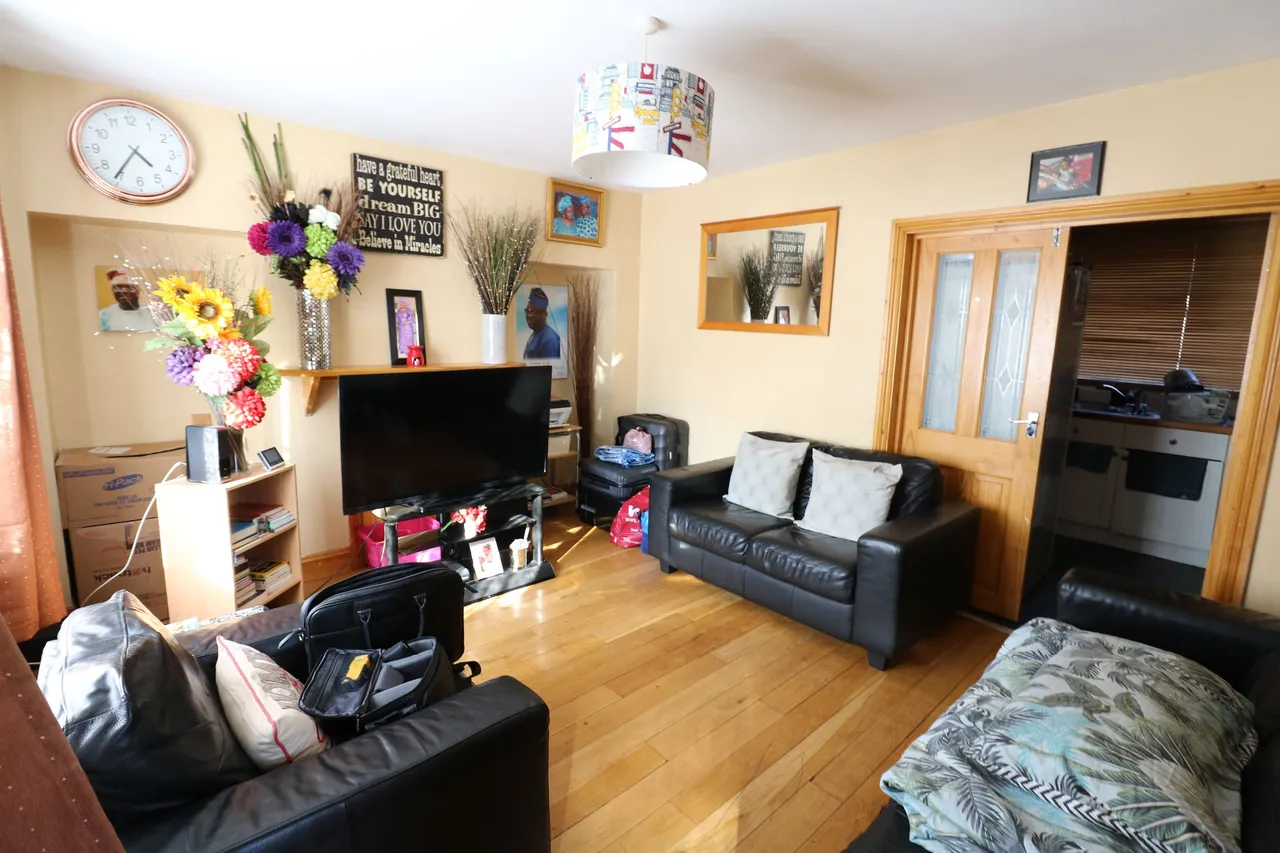Northview Avenue, Tilbury, Essex, RM18 7RT, photo 2