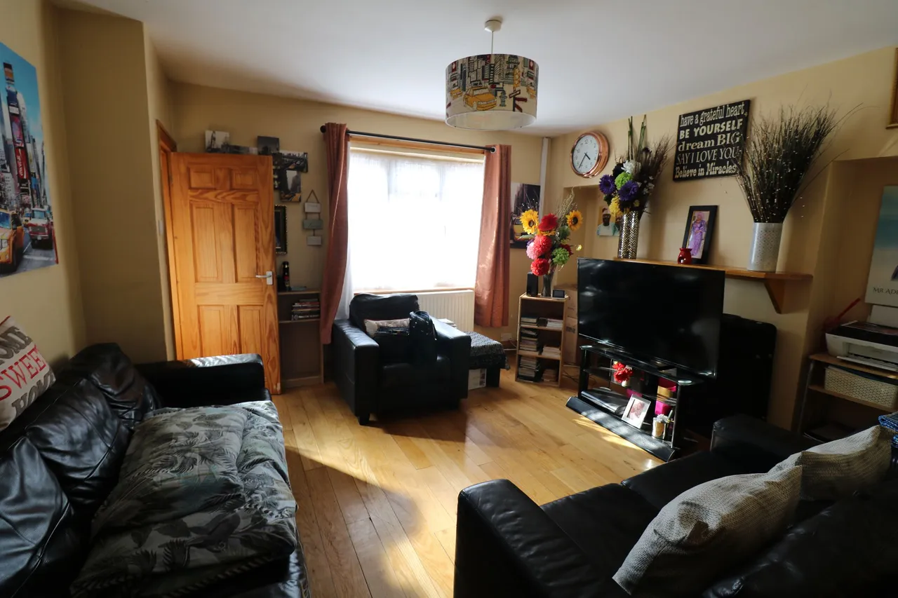 Northview Avenue, Tilbury, Essex, RM18 7RT, photo 3