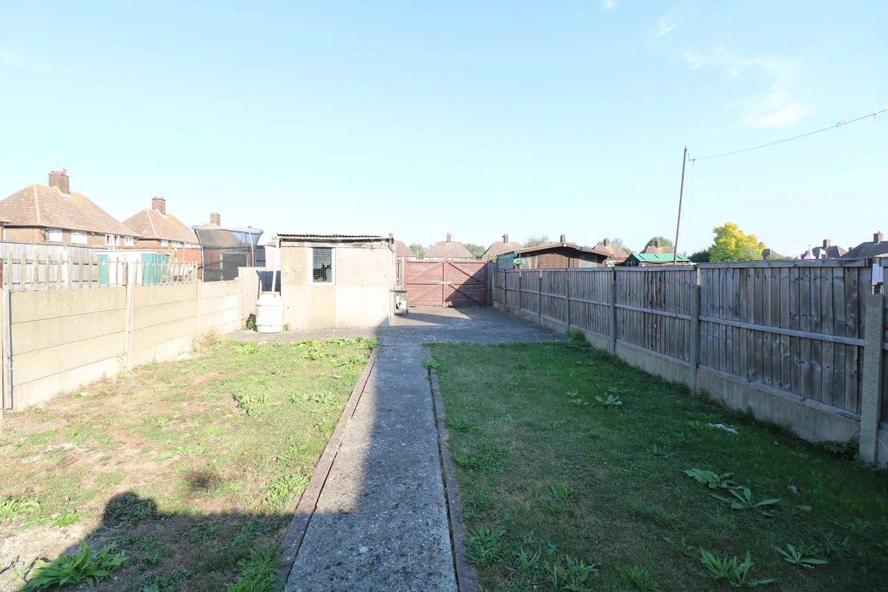 Northview Avenue, Tilbury, Essex, RM18 7RT, photo 7