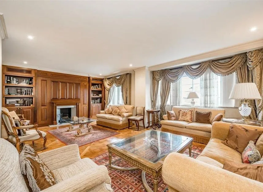 4 bed flat to rent, Princes Gate, South Kensington, SW7