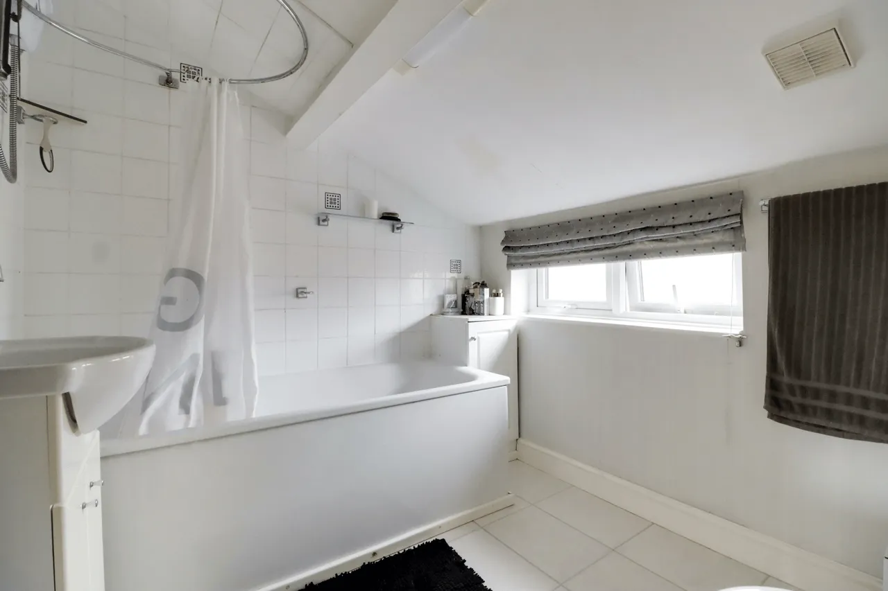 North Street, Caistor, LN7, photo 10