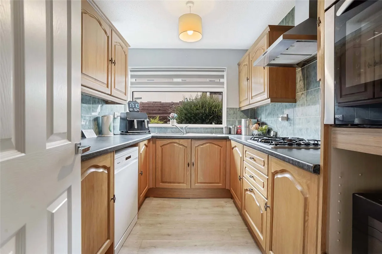 Lenzie Avenue, Deans, EH54, photo 6
