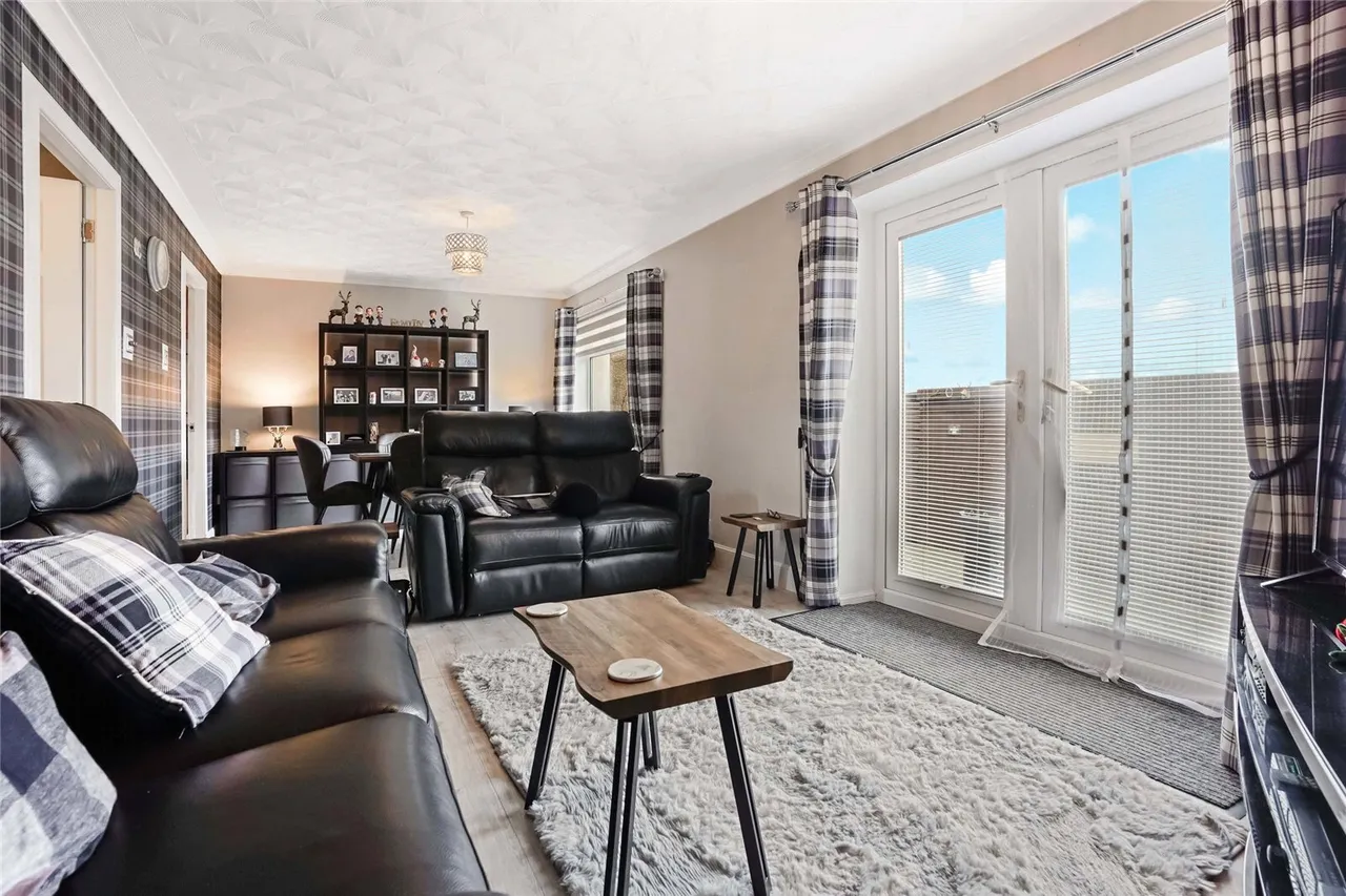 Lenzie Avenue, Deans, EH54, photo 3