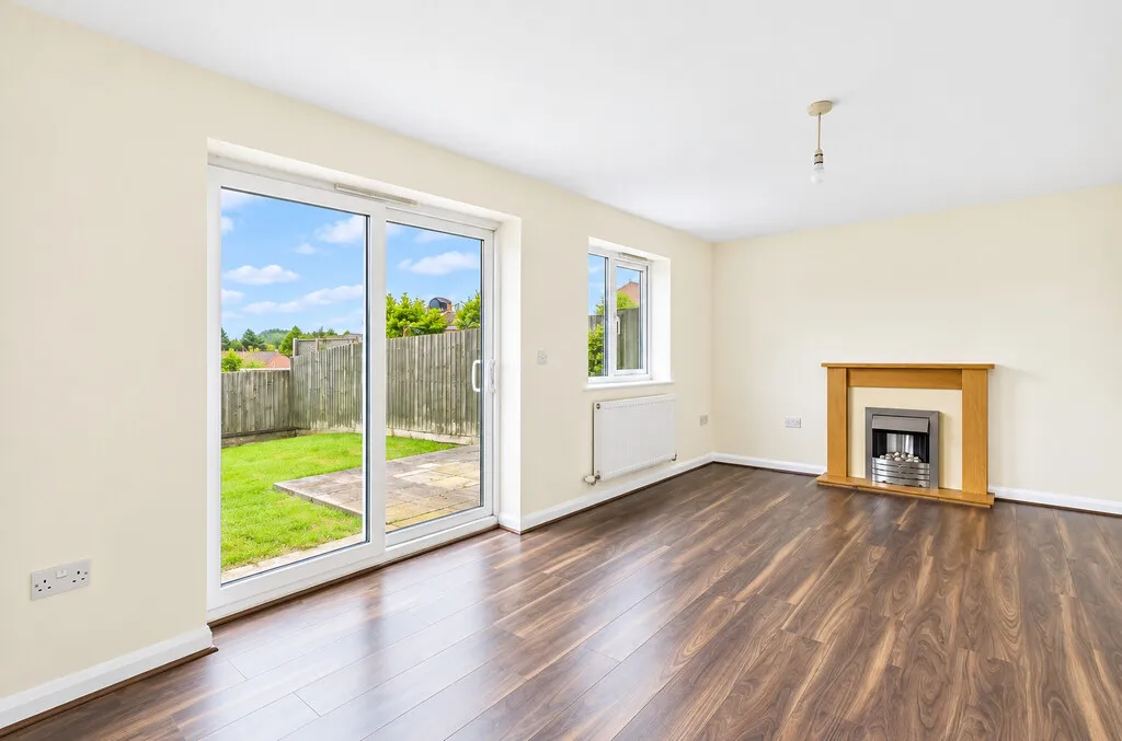 St. Oswalds Crescent, Ashbourne, photo 3