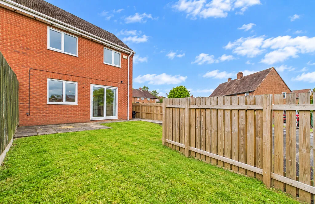 St. Oswalds Crescent, Ashbourne, photo 9