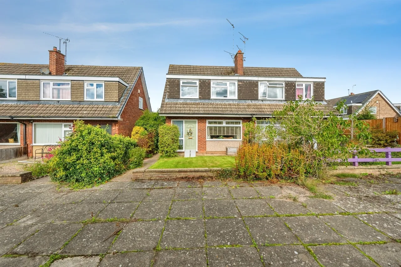 3 bed house for sale, Kingsmuir Road, Mickleover, DE3
