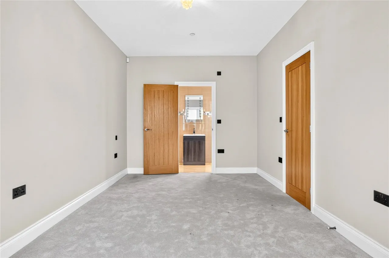 Hythe Road, Thornton Heath, CR7, photo 13