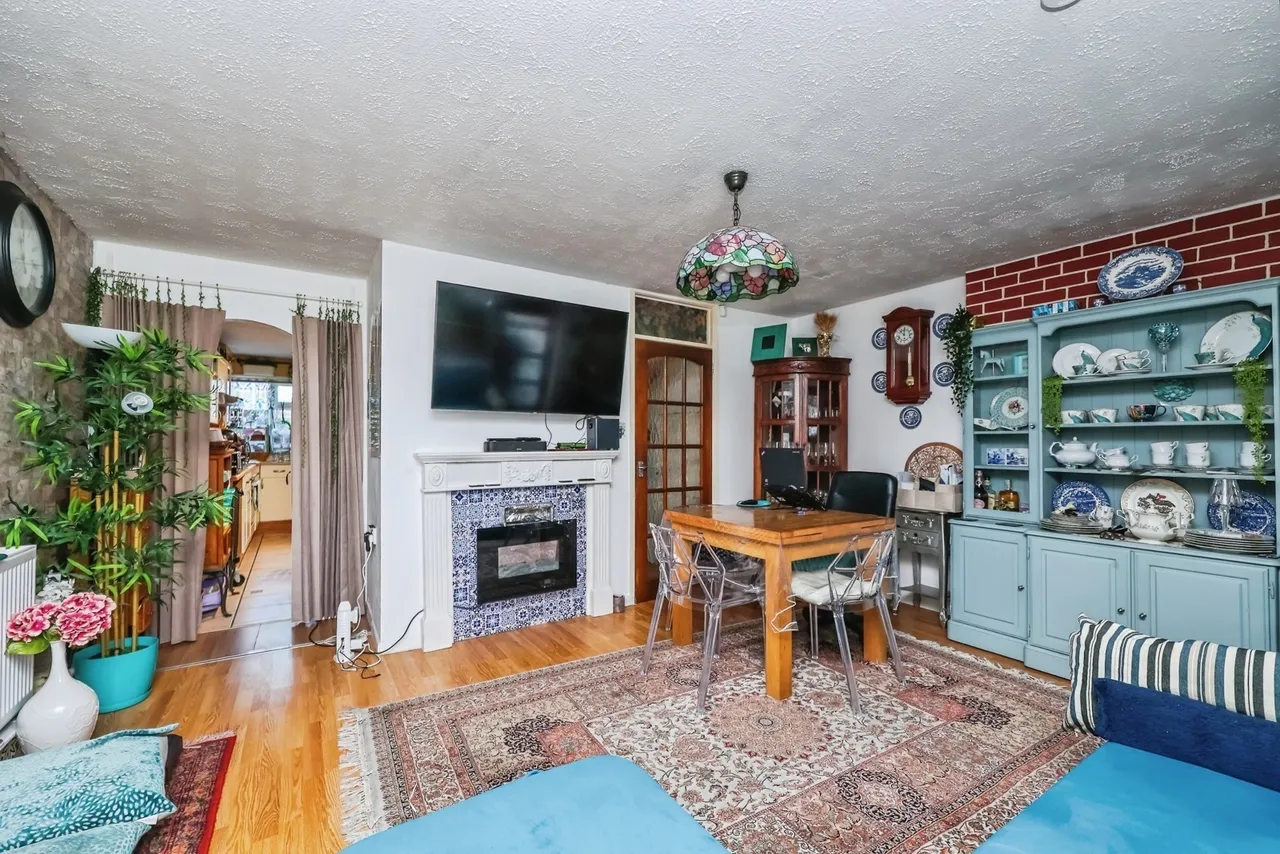 Newmarket Road, NG6, photo 8