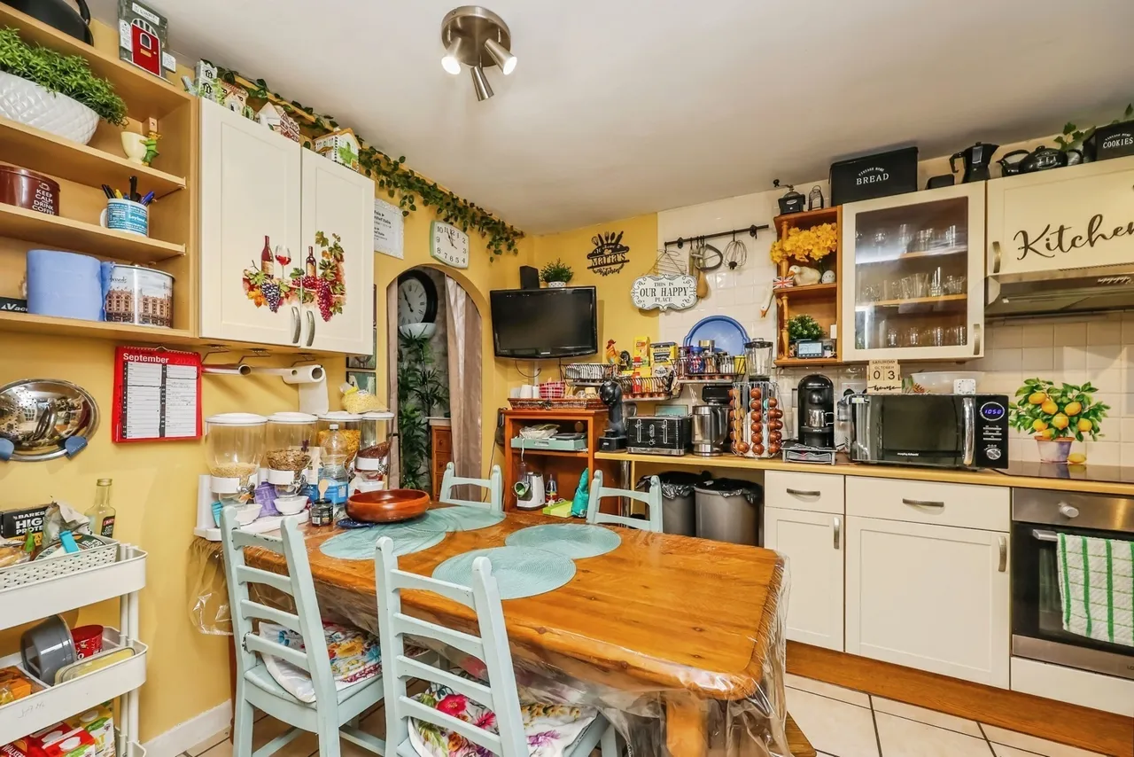 Newmarket Road, NG6, photo 6