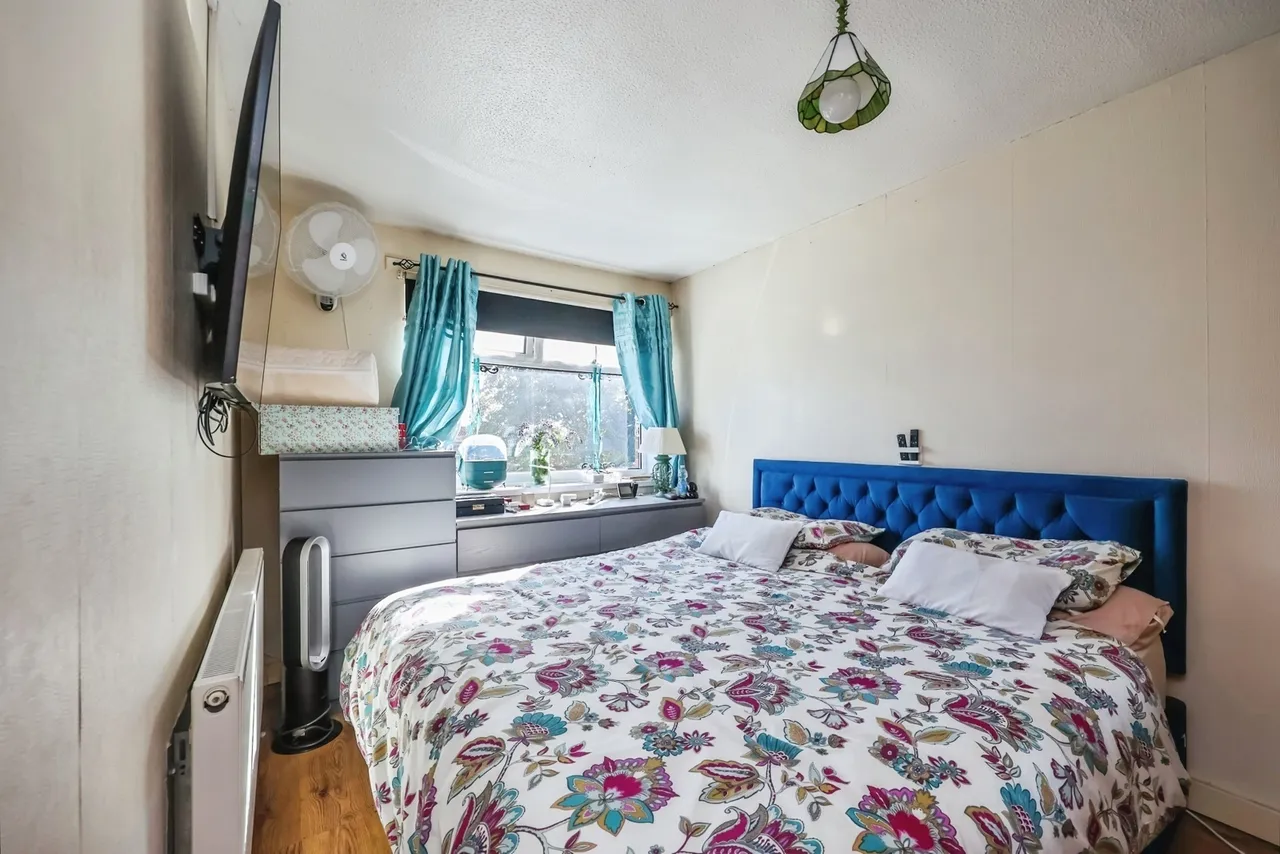 Newmarket Road, NG6, photo 11