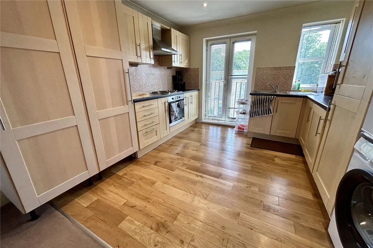 Huddersfield Road, Mirfield, WF14, photo 4