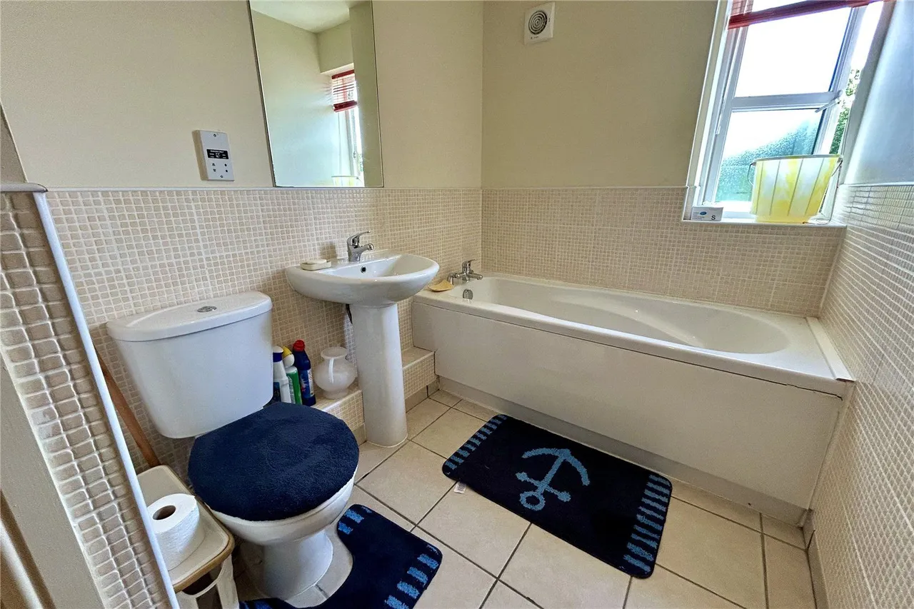 Huddersfield Road, Mirfield, WF14, photo 10