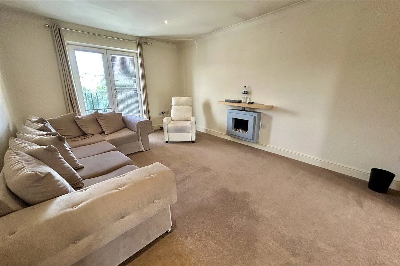 Huddersfield Road, Mirfield, WF14, photo 5