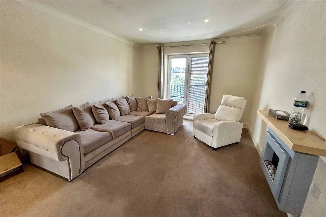 Huddersfield Road, Mirfield, WF14, photo 7