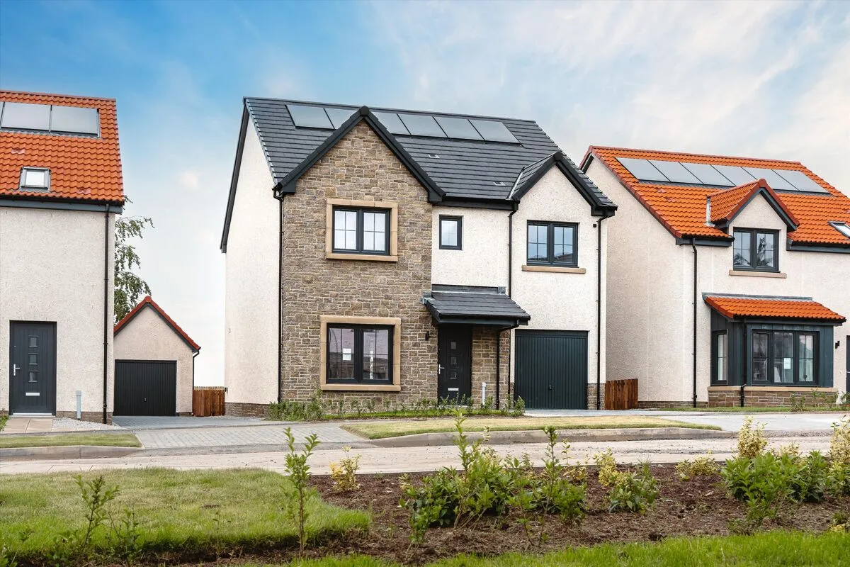 4 bed house for sale, The Village, Roslynlee, EH25