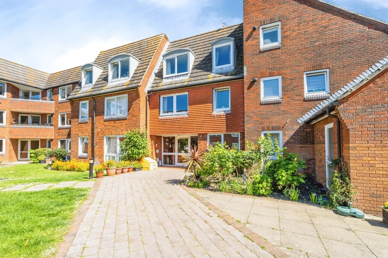 1 bed flat for sale — Sylvan Way, Bognor Regis