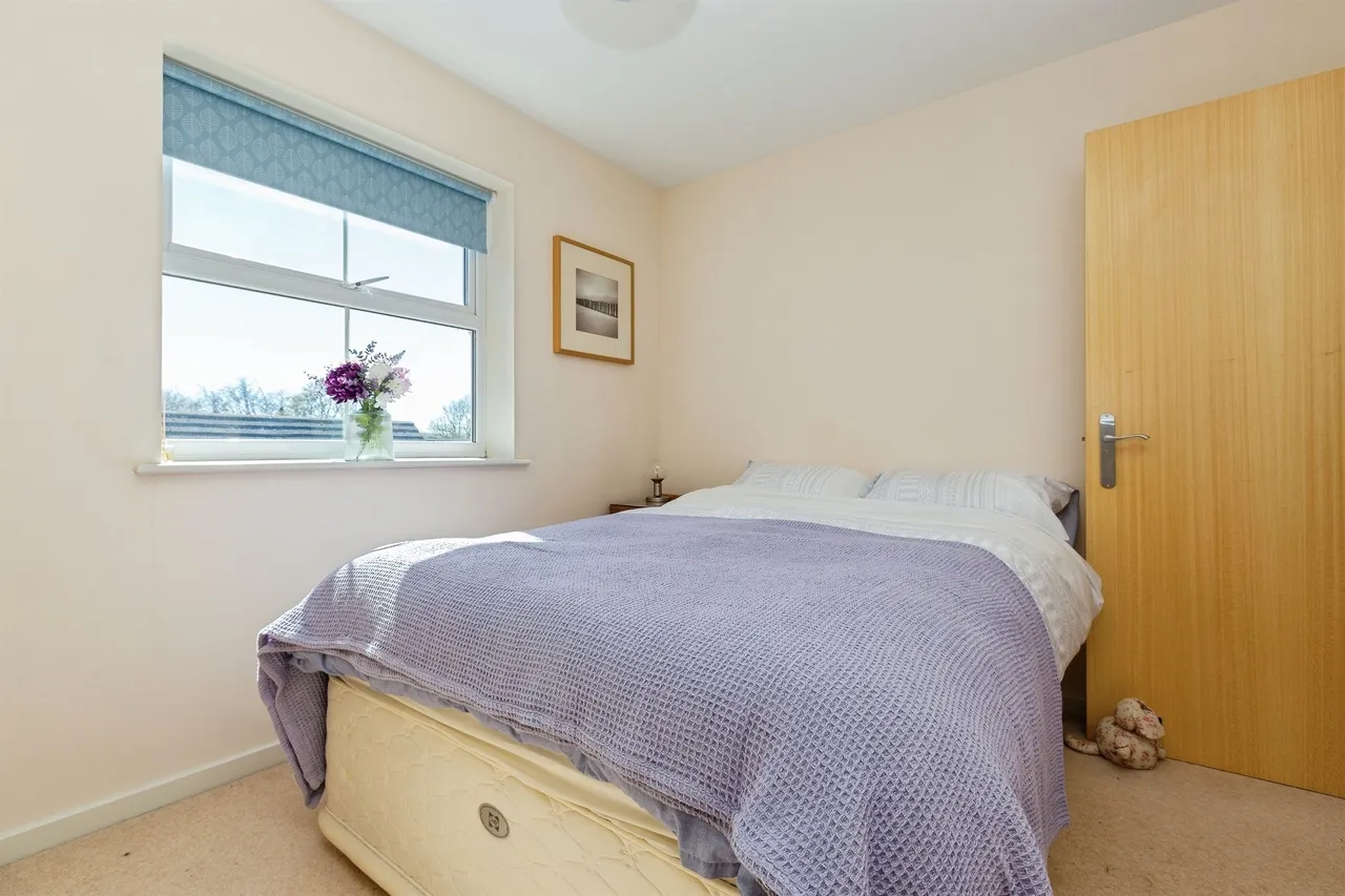 Juniper Drive, Weston Turville, HP22, photo 8