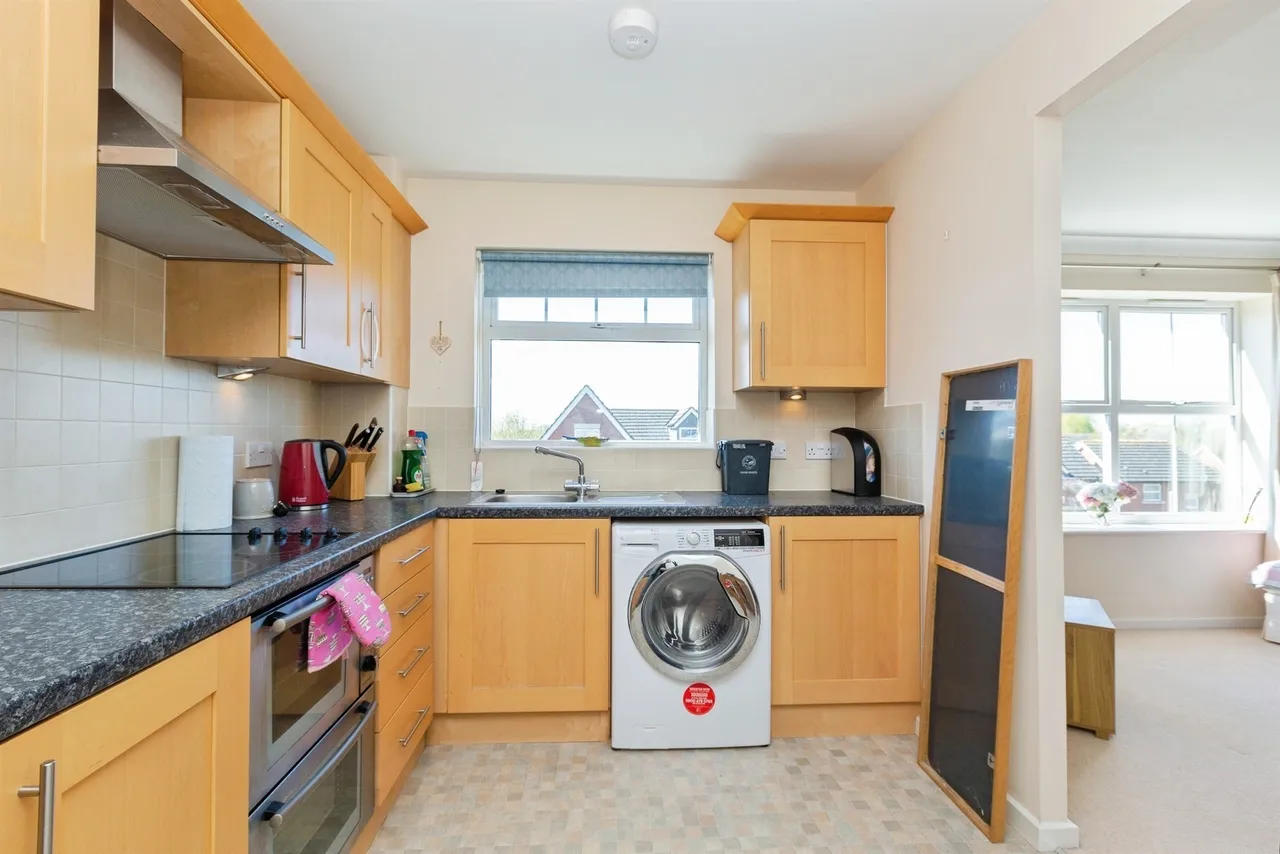 Juniper Drive, Weston Turville, HP22, photo 4