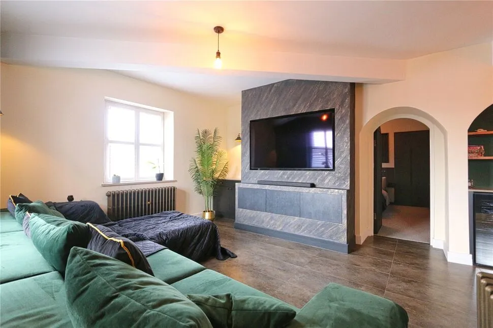 Old Hall Lane, Mottram, Greater Manchester, SK14, photo 2
