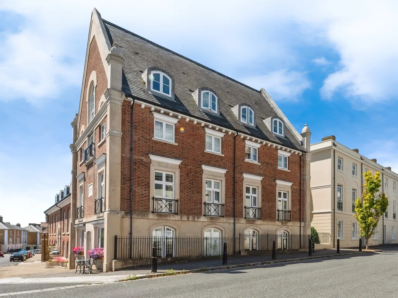 2 bed flat for sale — Billingsmoor Lane, Poundbury, Dorchester
