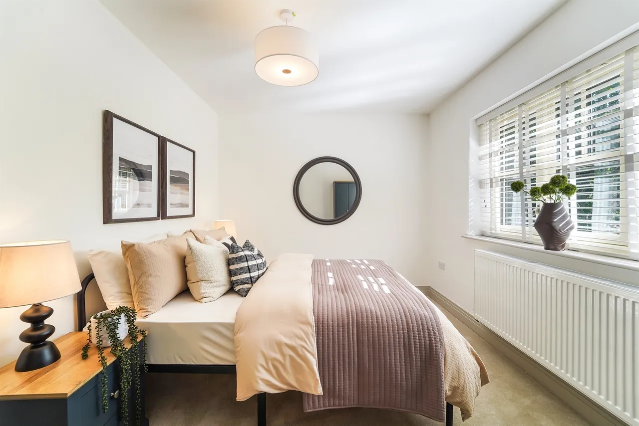 Headley Chase, Epsom, KT18, photo 17