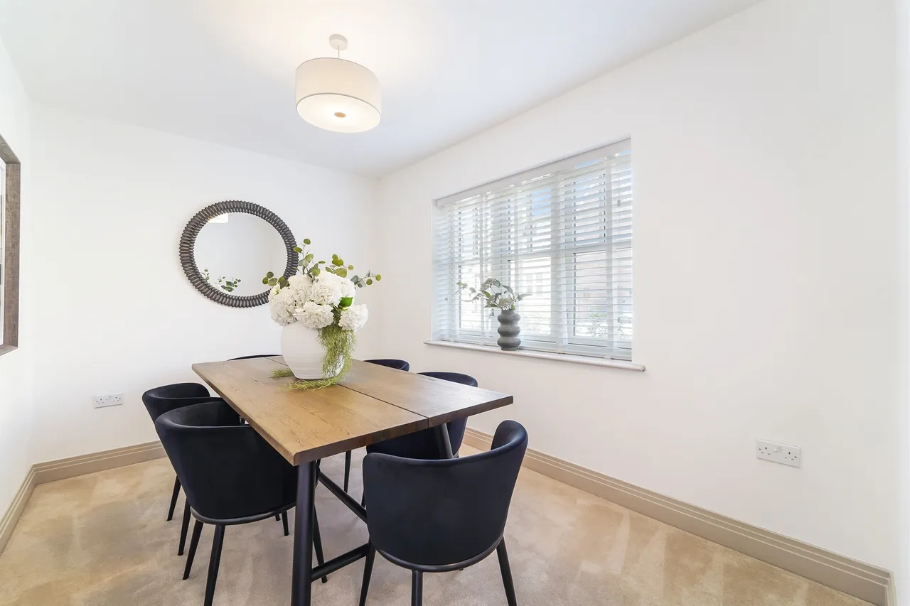 Headley Chase, Epsom, KT18, photo 11