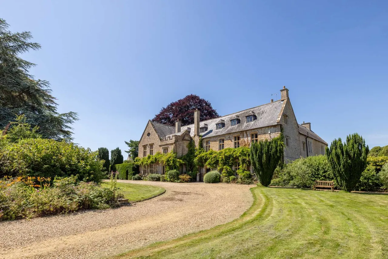 St. Margarets Road, Tintinhull, Yeovil, Somerset, BA22 8PL, photo 5