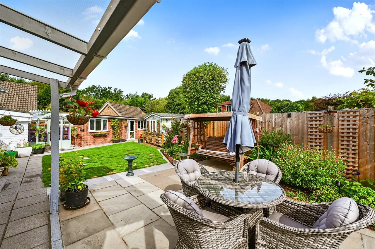 Waverley Drive, Ash Vale, Guildford, Surrey, GU12 5JW, photo 6