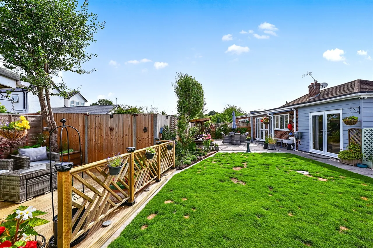 Waverley Drive, Ash Vale, Guildford, Surrey, GU12 5JW, photo 15
